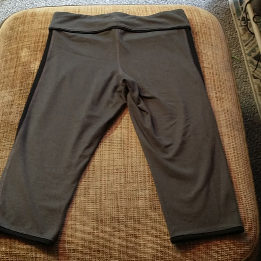 🏵️Shorts - Picture 2 of 4